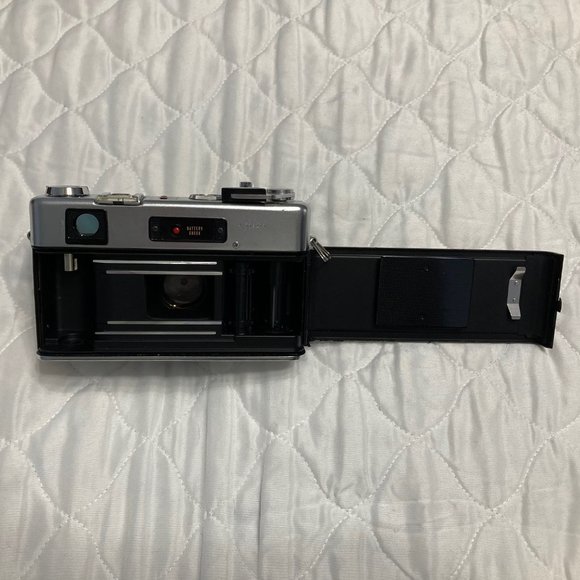 Yashica Camera with Case - Picture 9 of 12